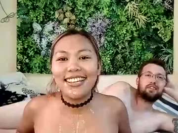 couple Nude Cam Girls Fuck For Money with tia_and_matt