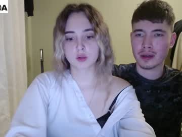 couple Nude Cam Girls Fuck For Money with bananass_friends