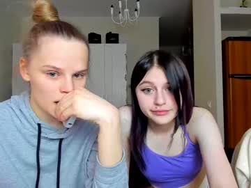 couple Nude Cam Girls Fuck For Money with sophie_and_rachelss