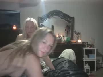 couple Nude Cam Girls Fuck For Money with yourfavthrouple