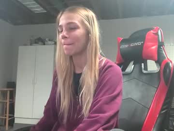 couple Nude Cam Girls Fuck For Money with chloe_damian