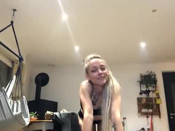 couple Nude Cam Girls Fuck For Money with minimarybloody