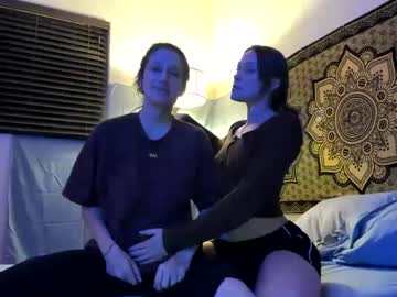 couple Nude Cam Girls Fuck For Money with sillygirlsxx